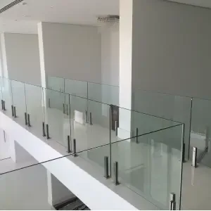 Projeto engenharia de guarda-corpo em vidro temperado